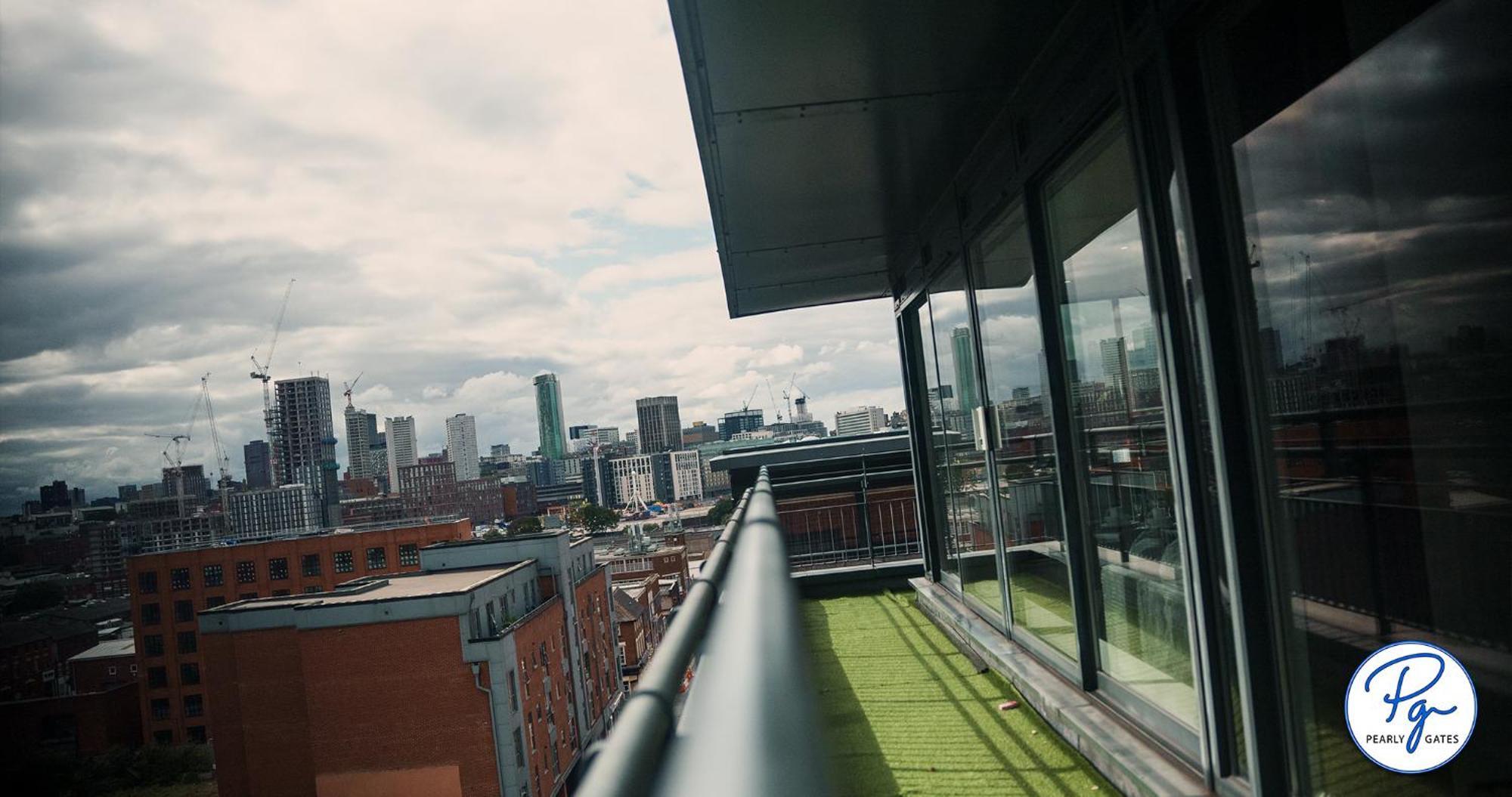 Penthouse - Amazing City Skyline Views - Free Parking - Balcony - Utilita Arena - New St Station - Bullring Shopping Birmingham Exterior photo